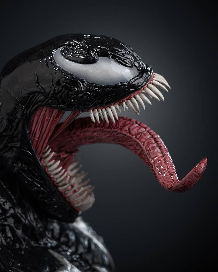 DLX Venom (Standard Edition) (Marvel's Spider-Man 2)